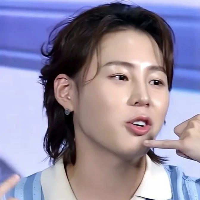 Recent activity shot of Ha Sungwoon