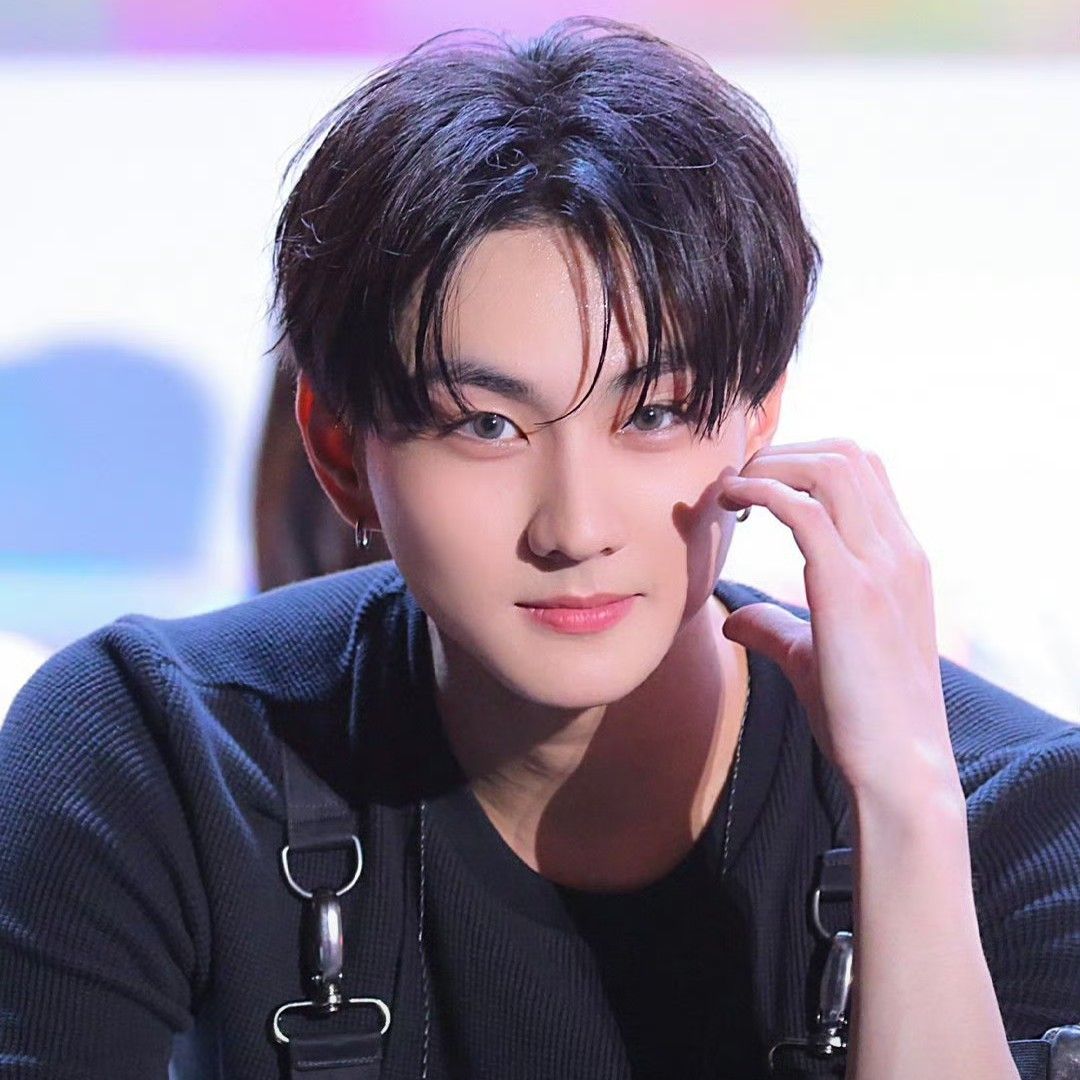 Recent activity shot of Jungwon (ENHYPEN)