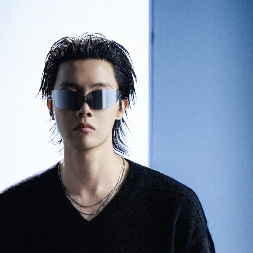 Foto terbaru j-hope (BTS)