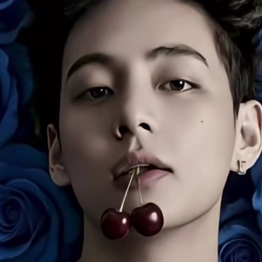 Latest photo of V (BTS)