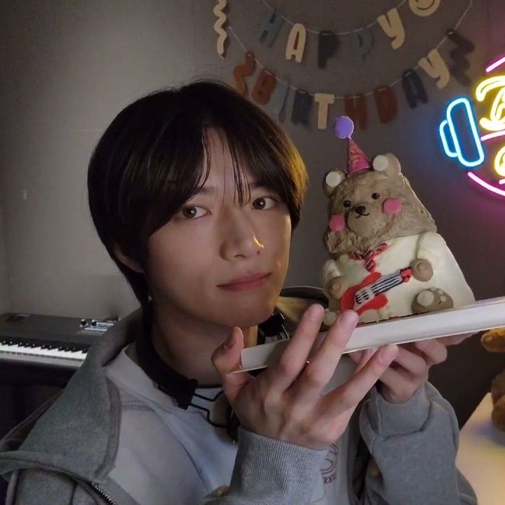 Latest photo of Beomgyu (TOMORROW X TOGETHER)