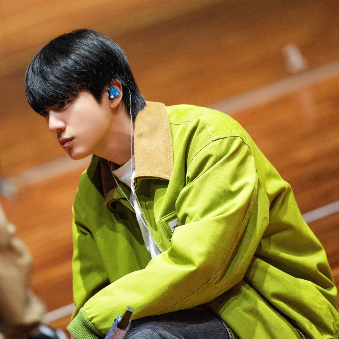 A moment captured by Jin (BTS)'s fan