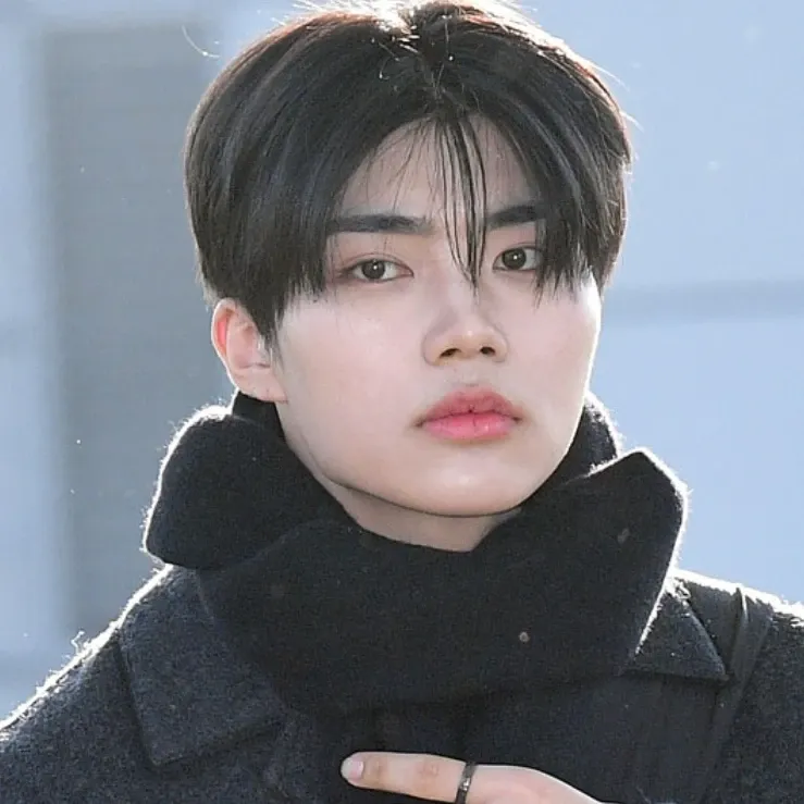 Latest photo of Park Gunwook (ZEROBASEONE)