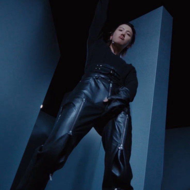 Momen yang diabadikan oleh penggemar j-hope (BTS)