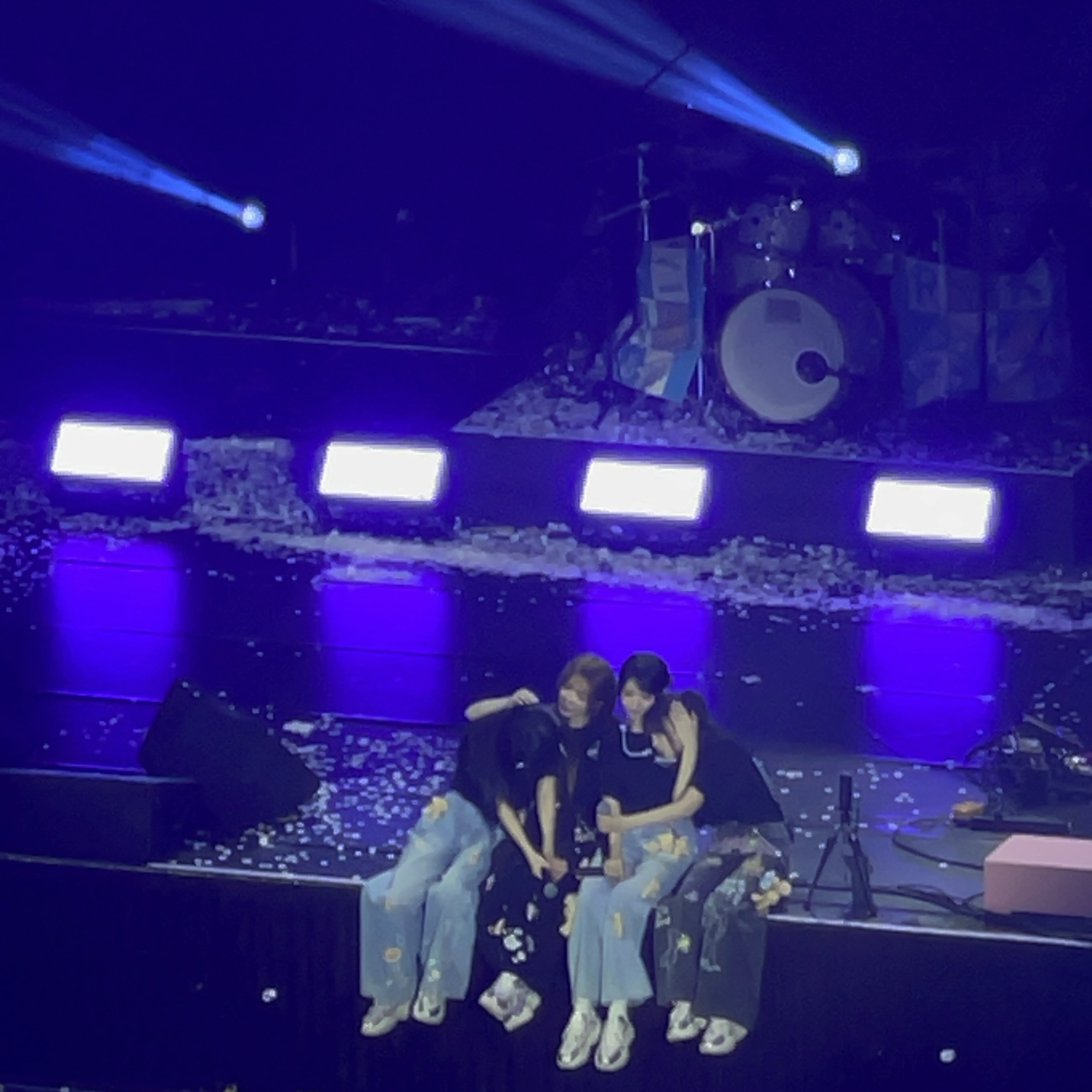 A moment captured by QWER's fan