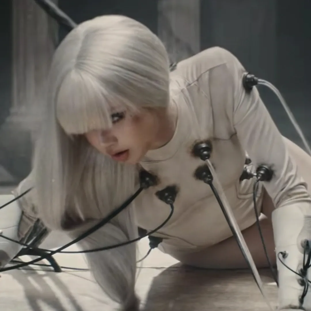 Foto aktivitas terbaru Lisa (BLACKPINK)