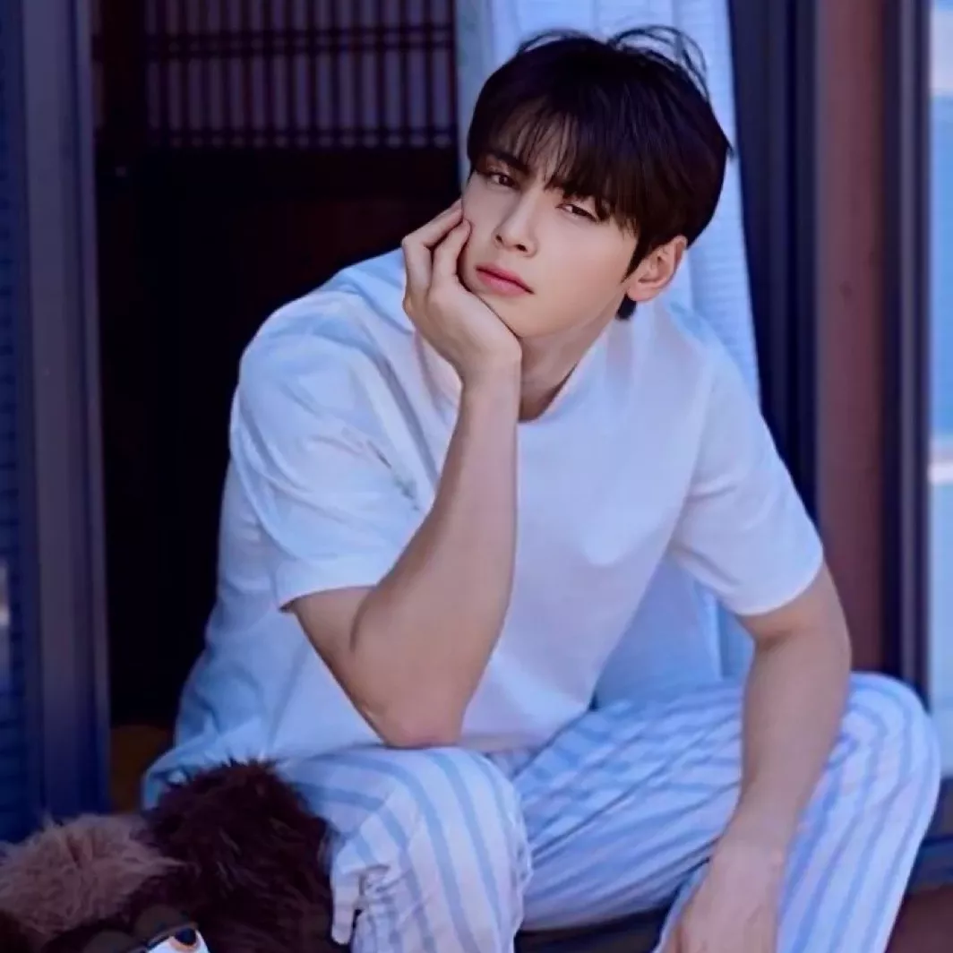 A moment captured by Eunwoo (ASTRO)'s fan