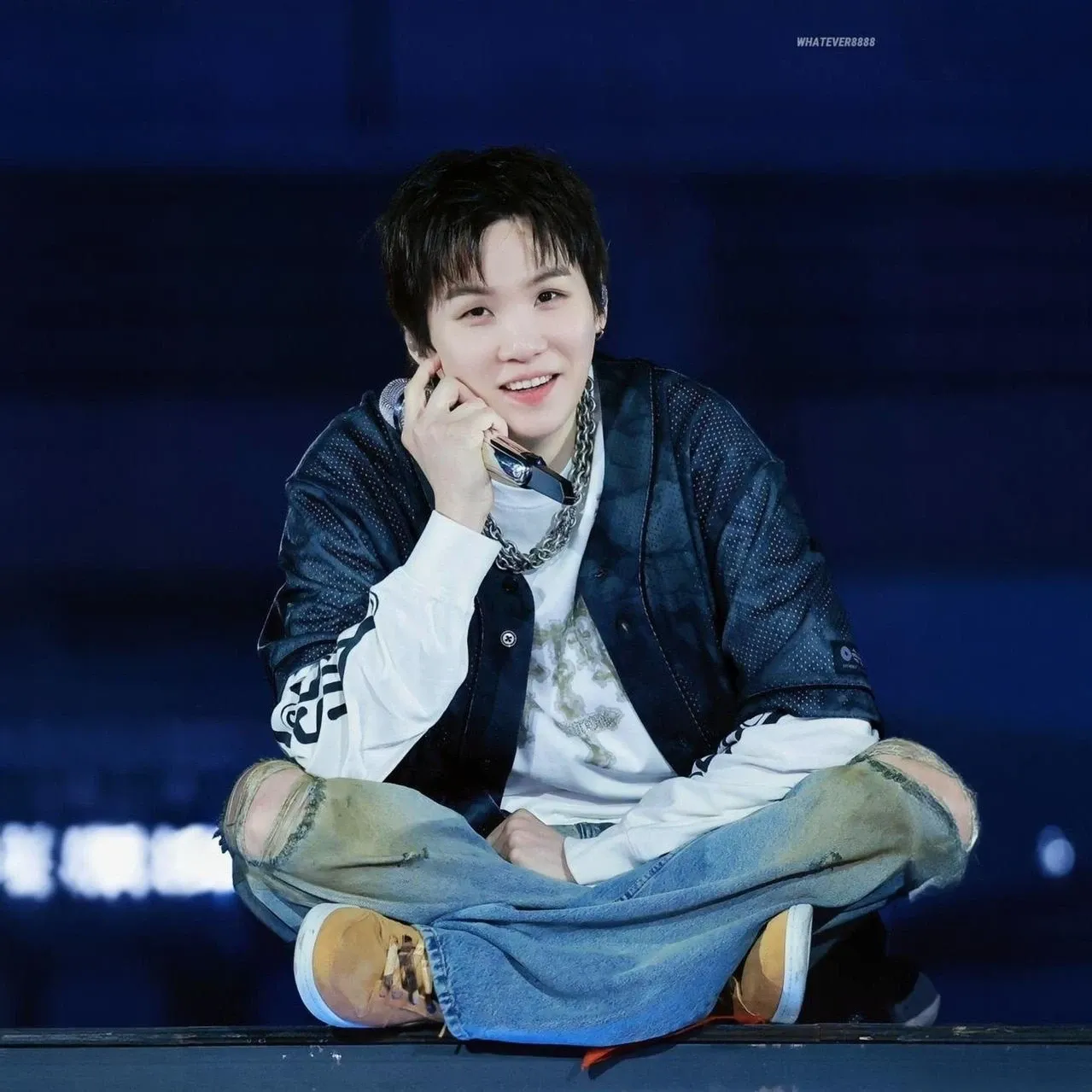 Foto aktivitas terbaru SUGA (BTS)