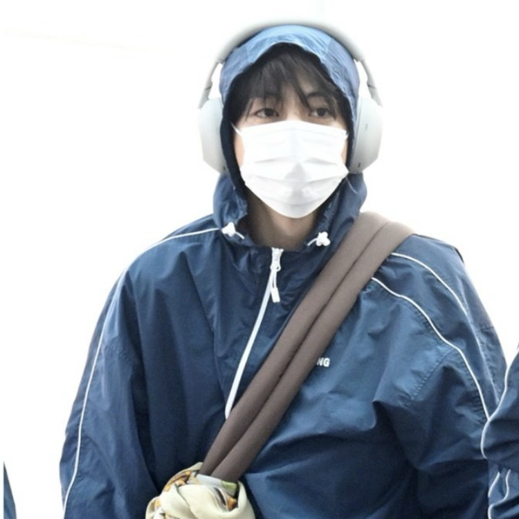 Recent activity shot of V (BTS)