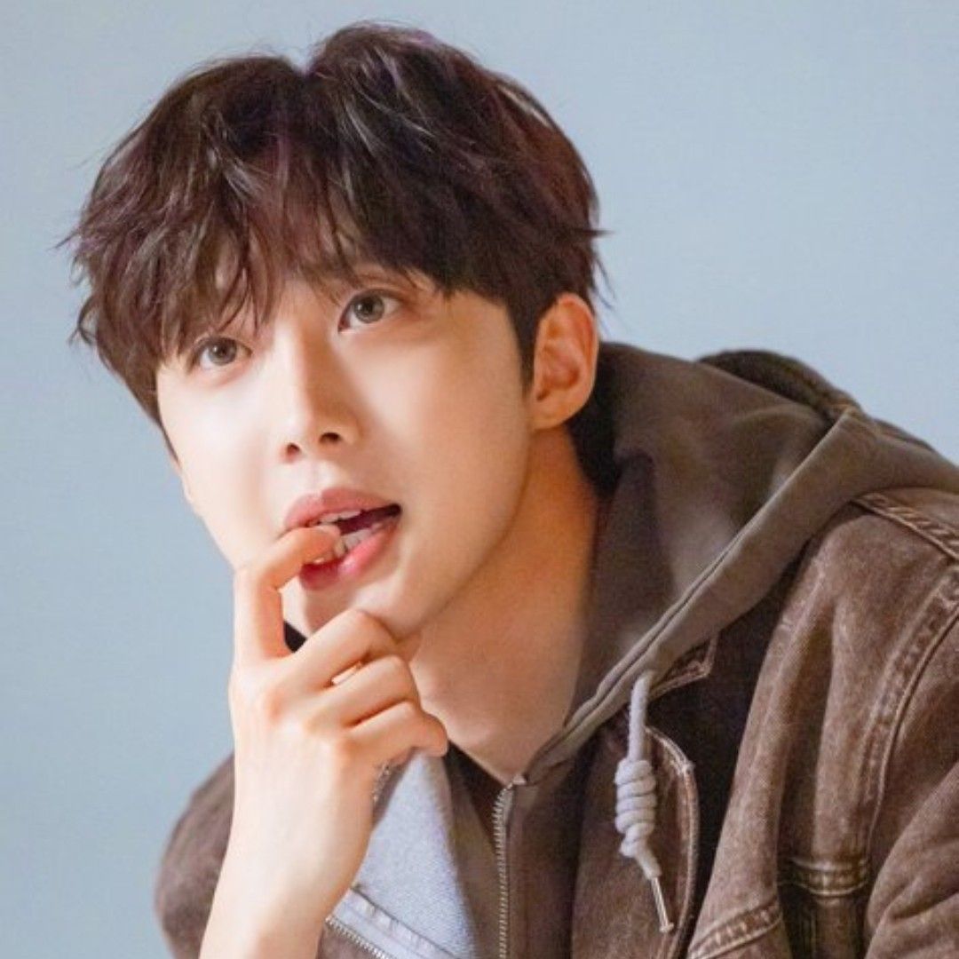 Latest photo of Hui (PENTAGON)