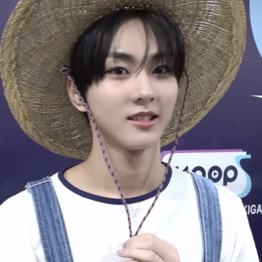 Latest photo of Jungwon (ENHYPEN)