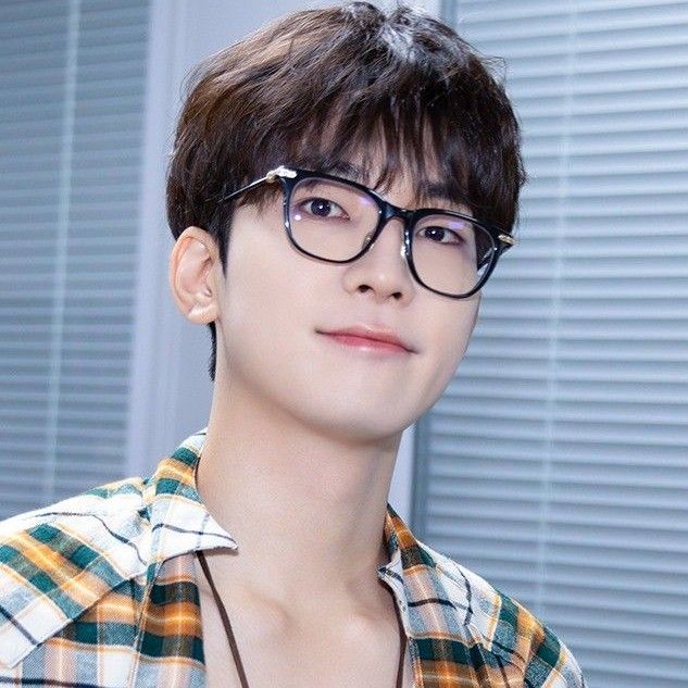 원우 (세븐틴) 최근 활동샷