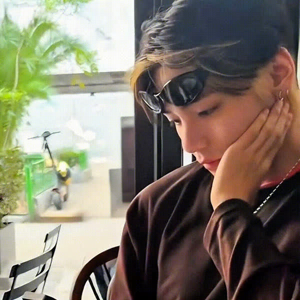 捕捉到V (防弹少年团)魅力的代表照片