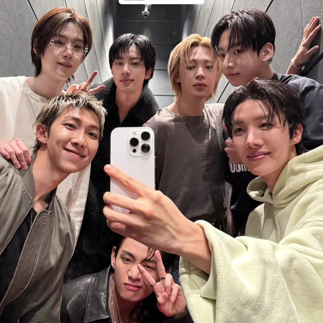 진 (방탄소년단) 최근 활동샷