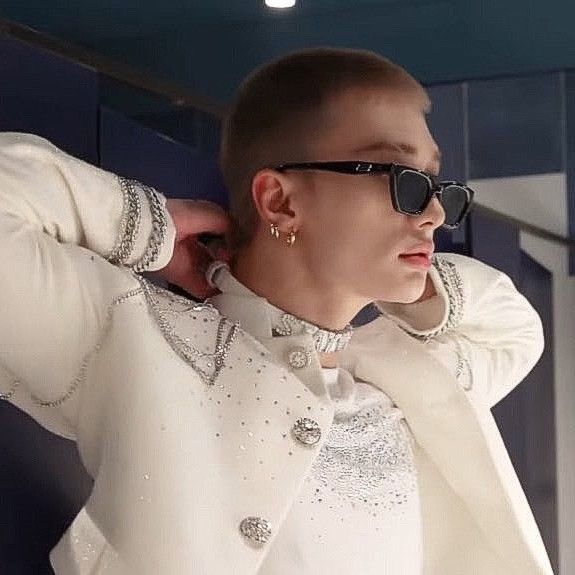 Foto aktivitas terbaru Hyunjin (Stray Kids)