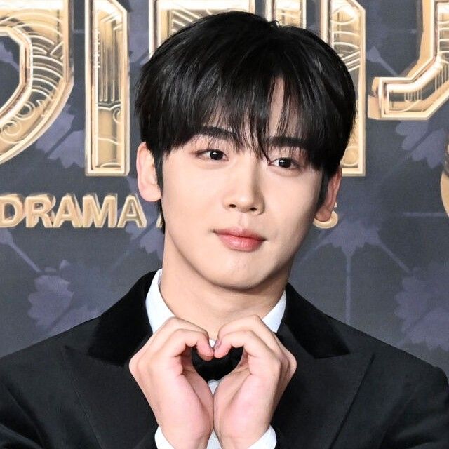 Behind-the-scenes cut of Kim Yohan (WEi)