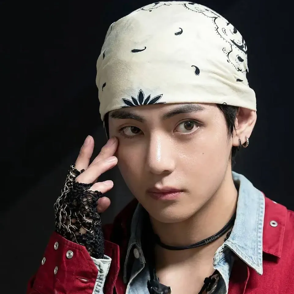 Recent activity shot of V (BTS)