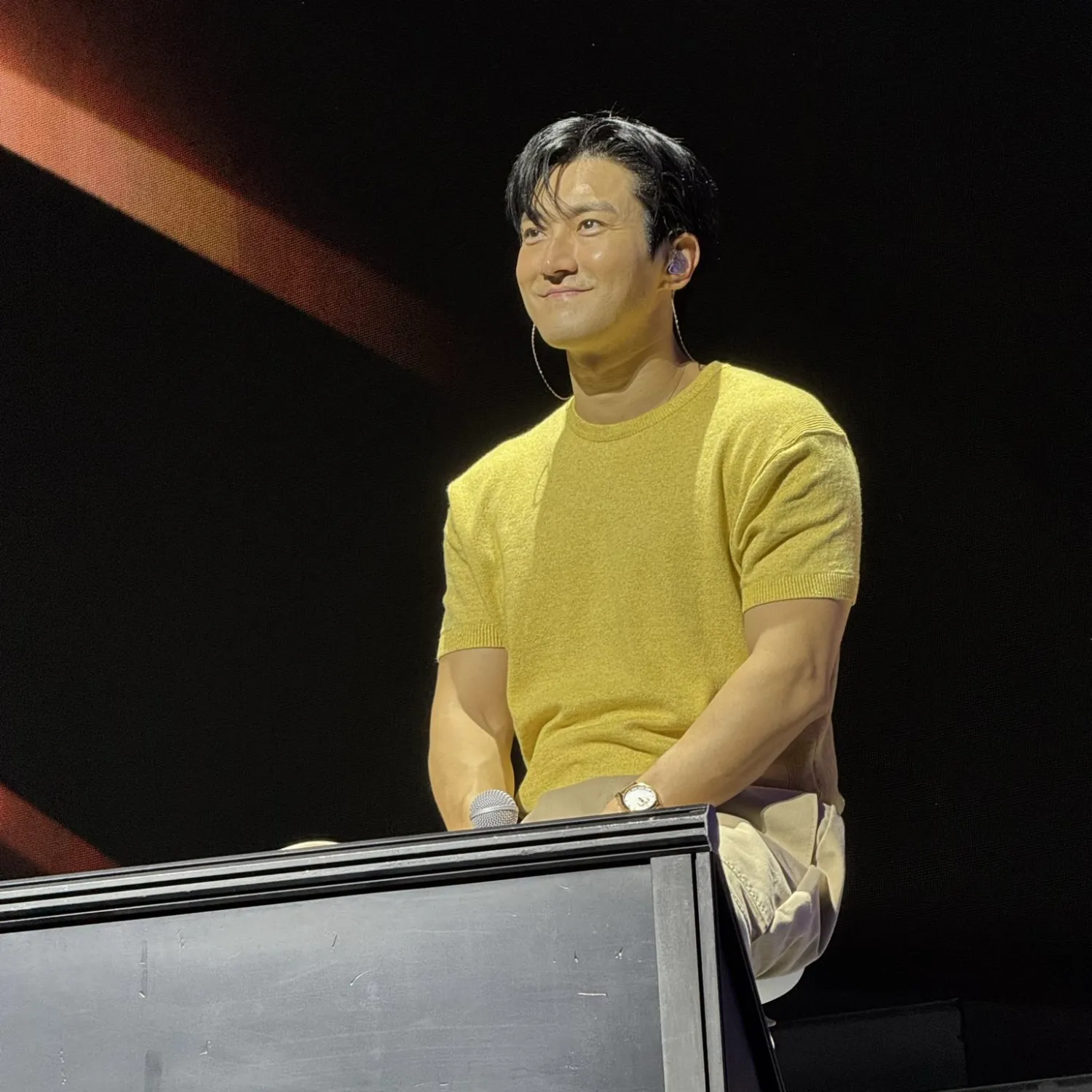 A moment captured by Siwon (Super Junior)'s fan