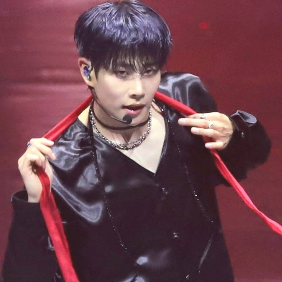 A moment captured by MJ (ASTRO)'s fan