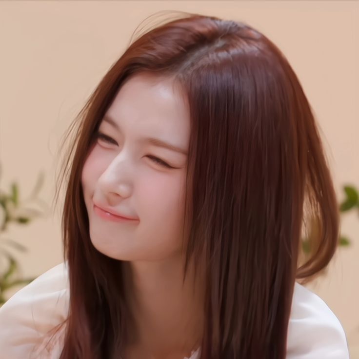 Sana (TWICE)的最新照片