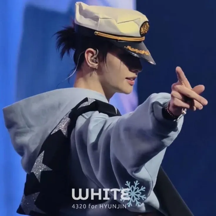 A moment captured by Hyunjin (Stray Kids)'s fan