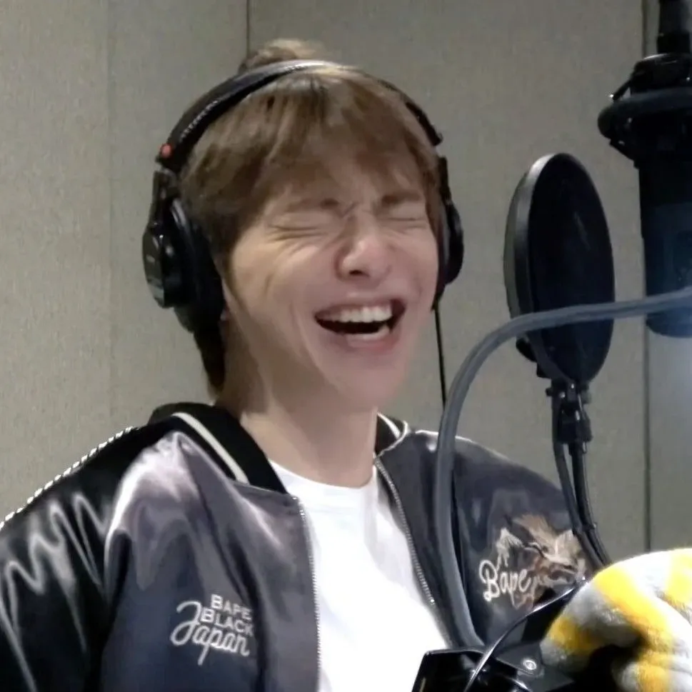 Behind-the-scenes cut of Kang Daniel