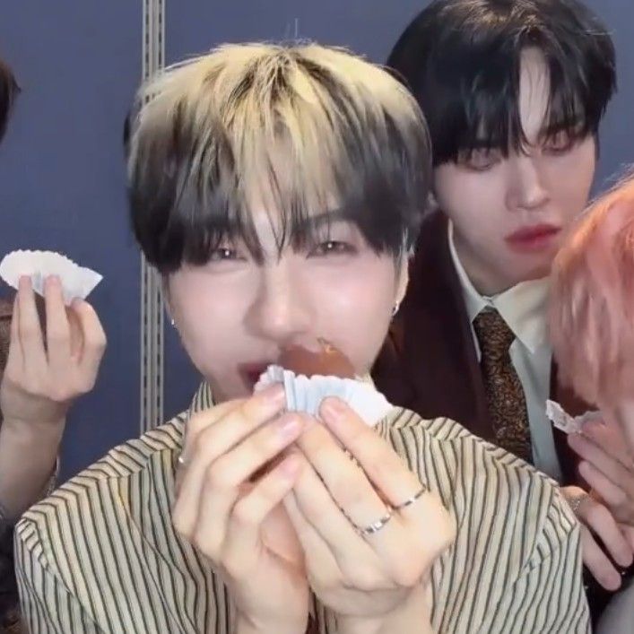 Momen yang diabadikan oleh penggemar Huiwon (n.SSign)