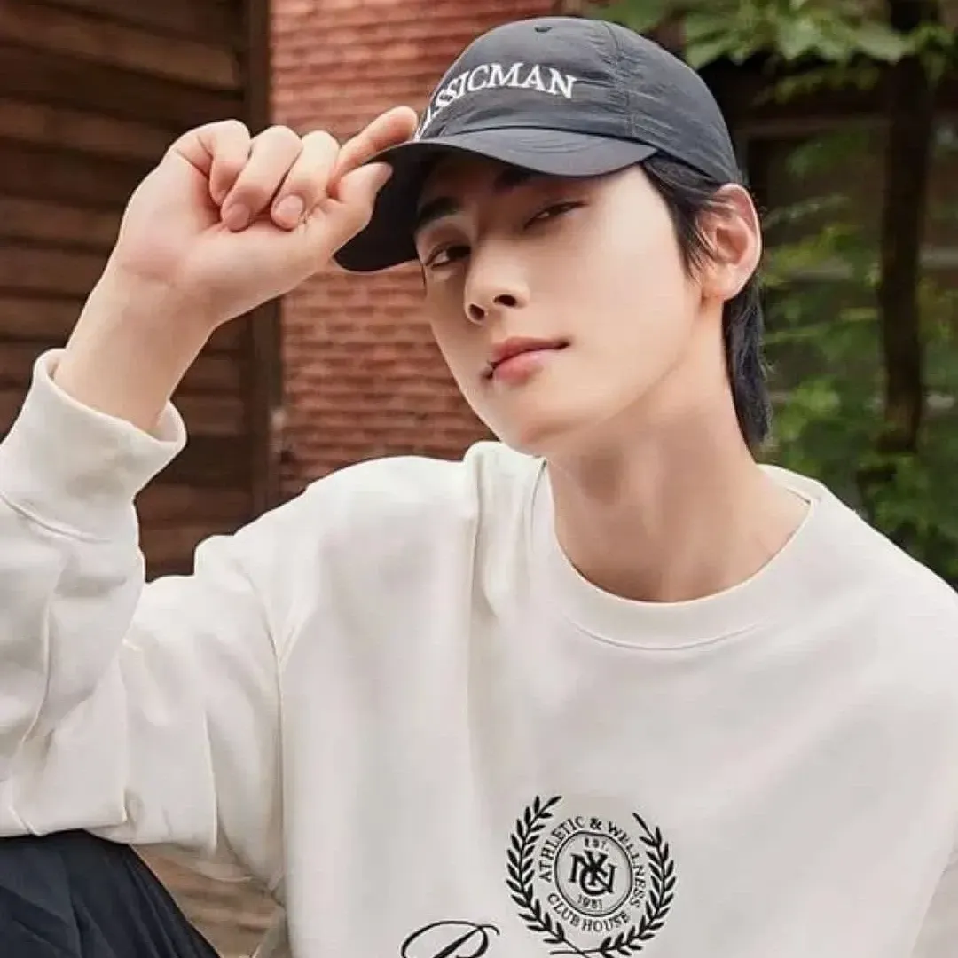 A moment captured by Eunwoo (ASTRO)'s fan