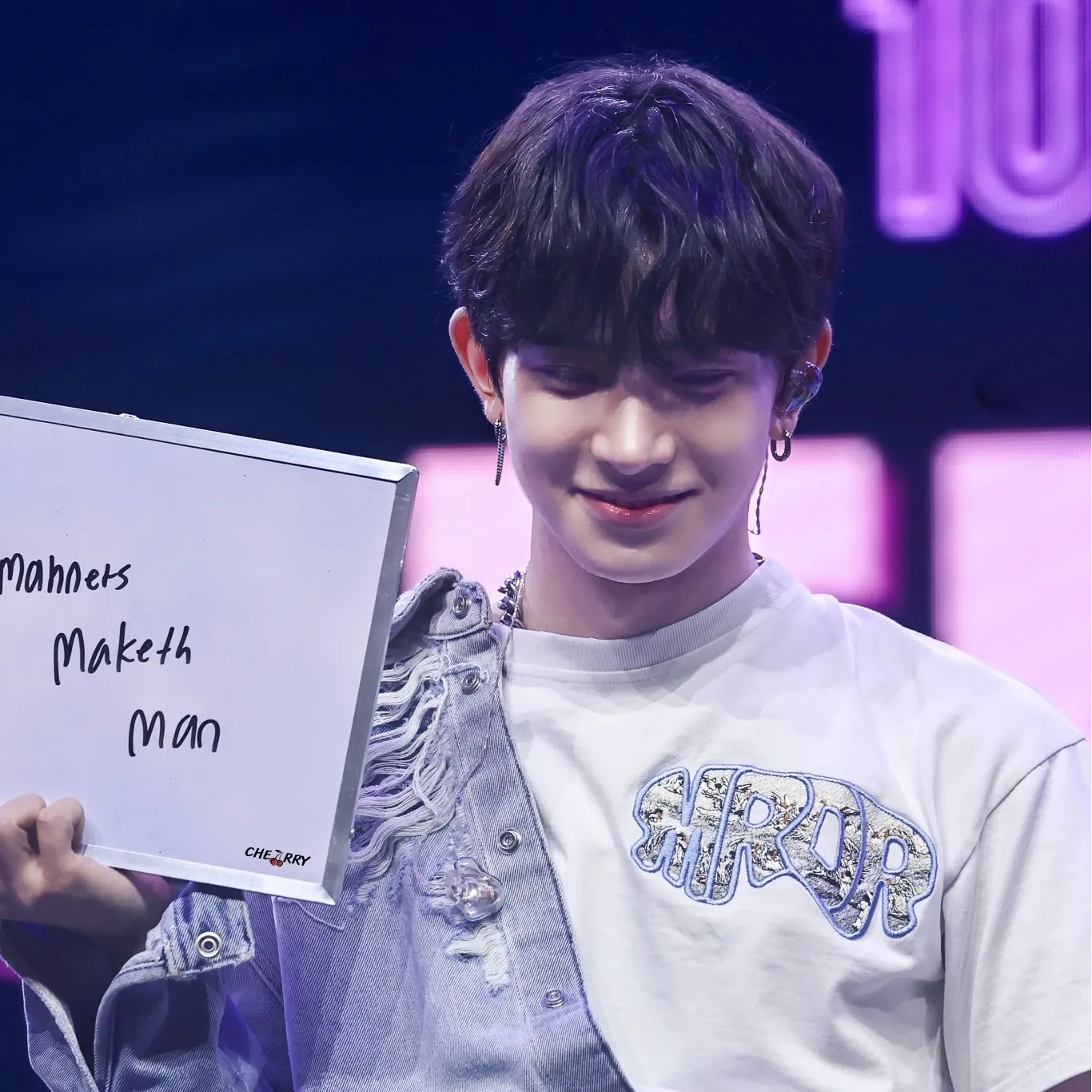 에반의 최신 사진