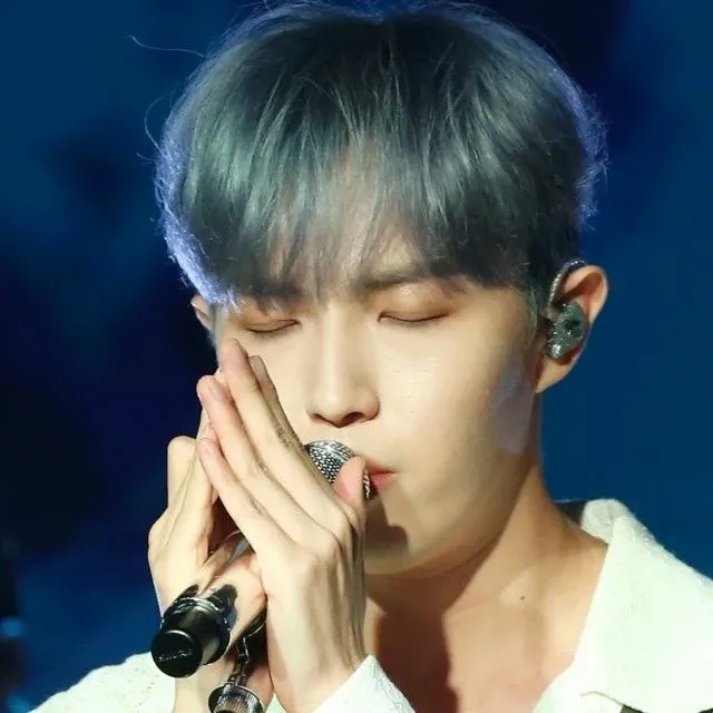 Foto aktivitas terbaru Kim Jaehwan