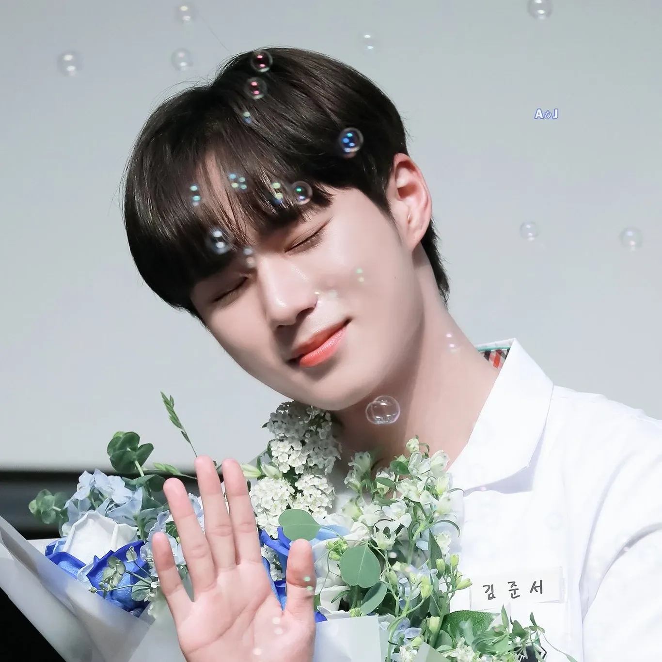 Behind-the-scenes cut of Kim Junseo (ALPHA DRIVE ONE)