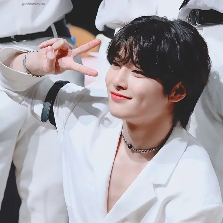 Behind-the-scenes cut of I.N (Stray Kids)