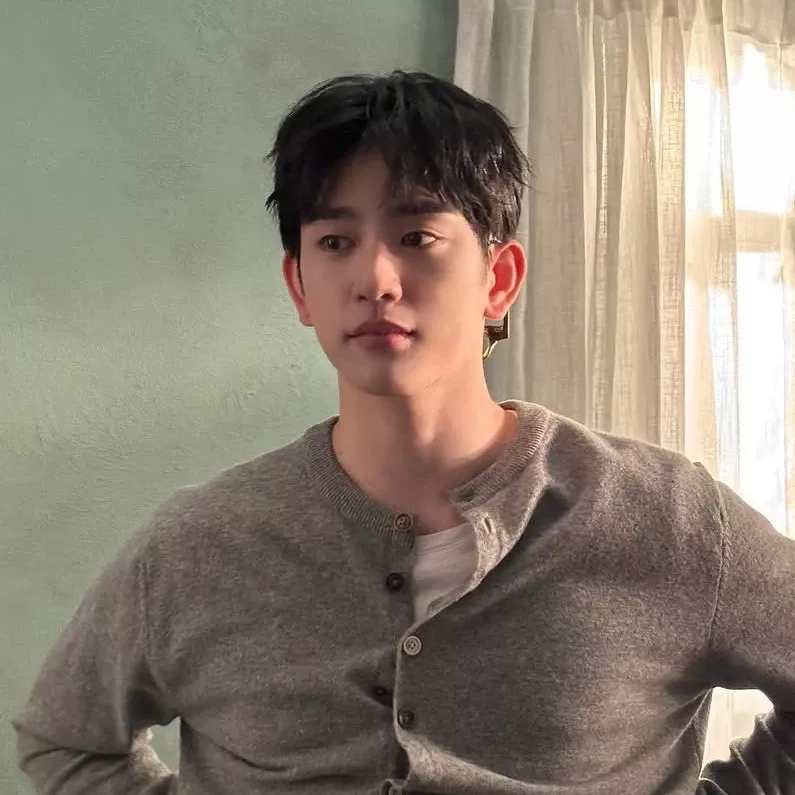 A moment captured by Jinyoung (GOT7)'s fan