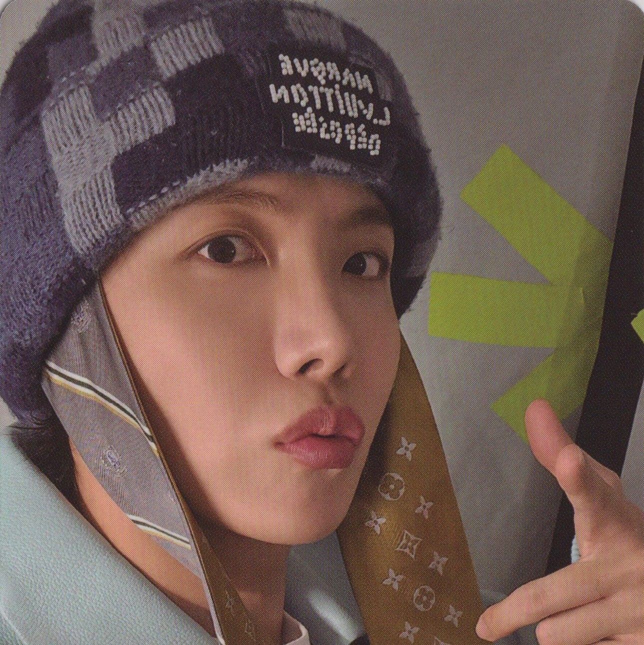 제이홉 (방탄소년단)의 최신 사진