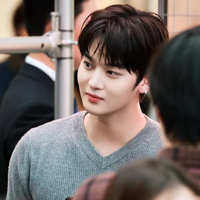 裴珍映的最新照片