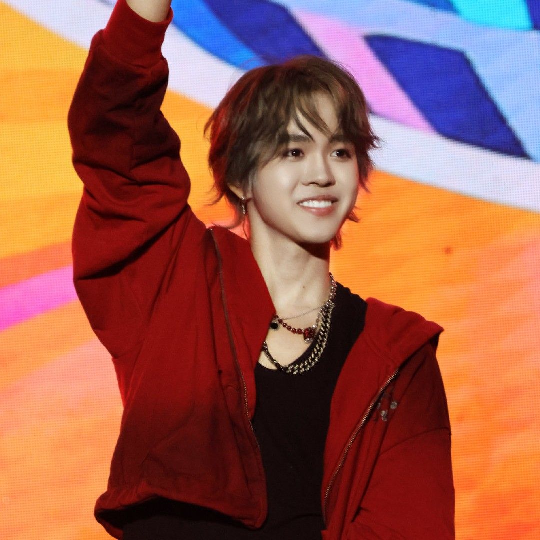 A moment captured by THI-O (NexT1DE)'s fan