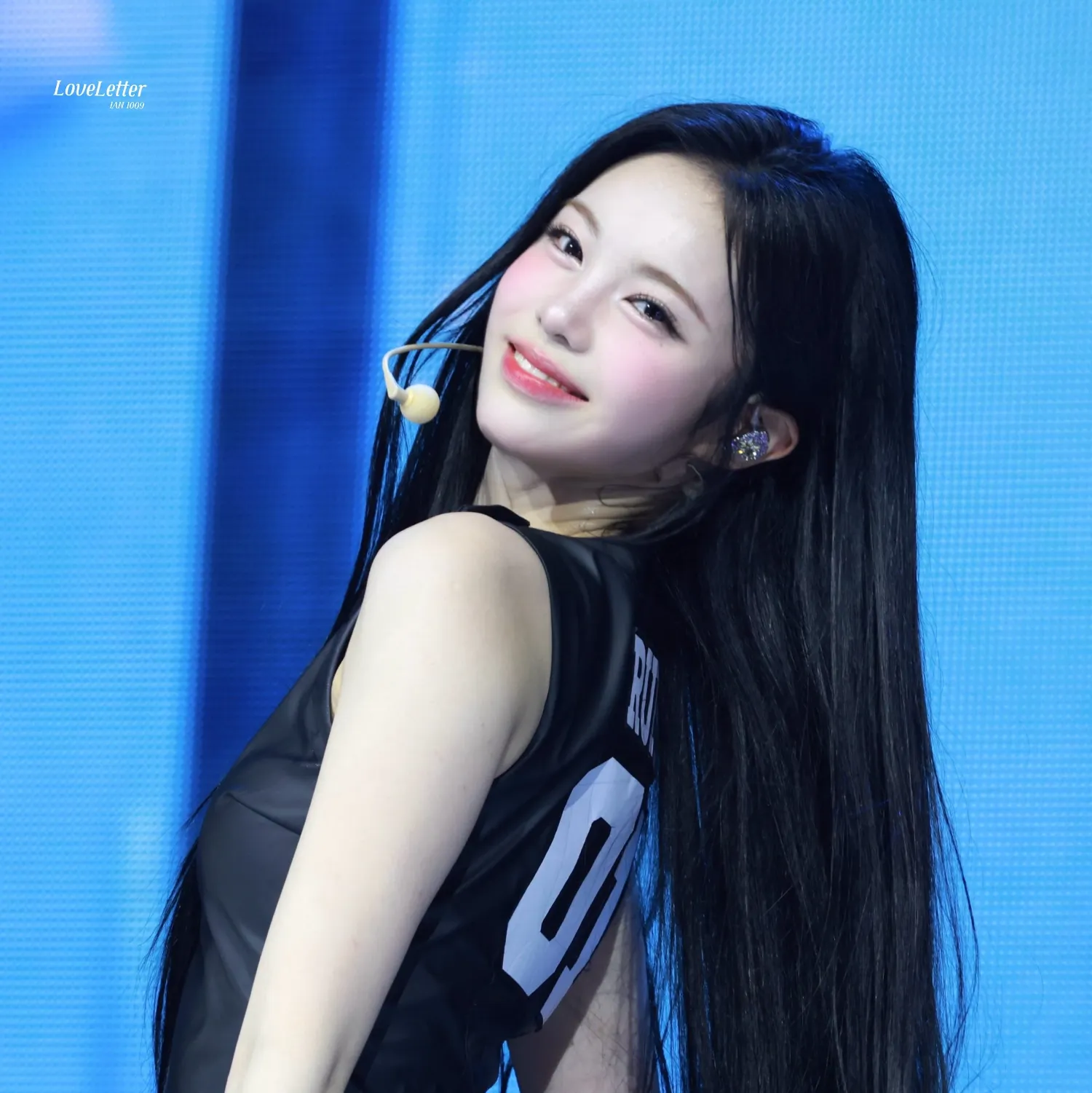 A moment captured by Ian (Hearts2Hearts)'s fan