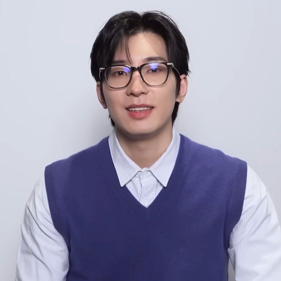 Recent activity shot of Wonwoo (SEVENTEEN)