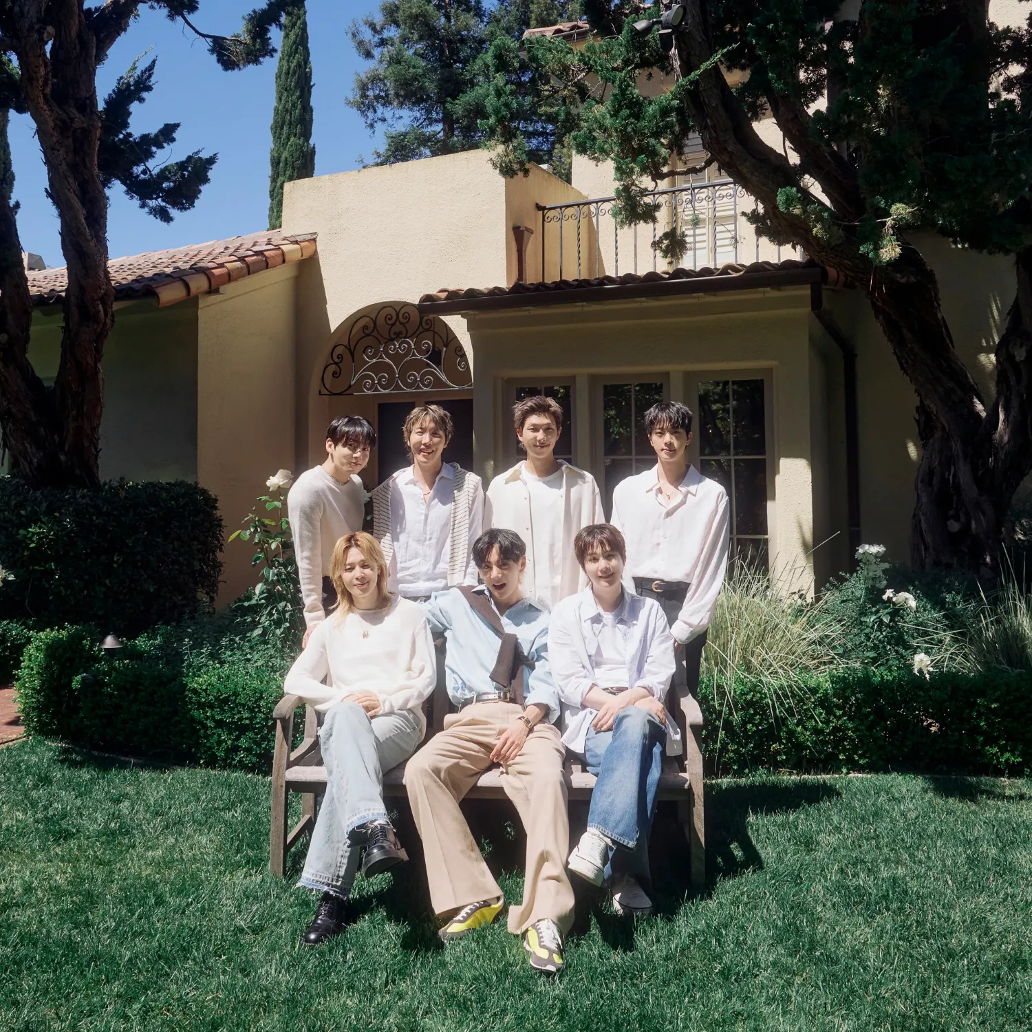 Foto aktivitas terbaru Jin (BTS)
