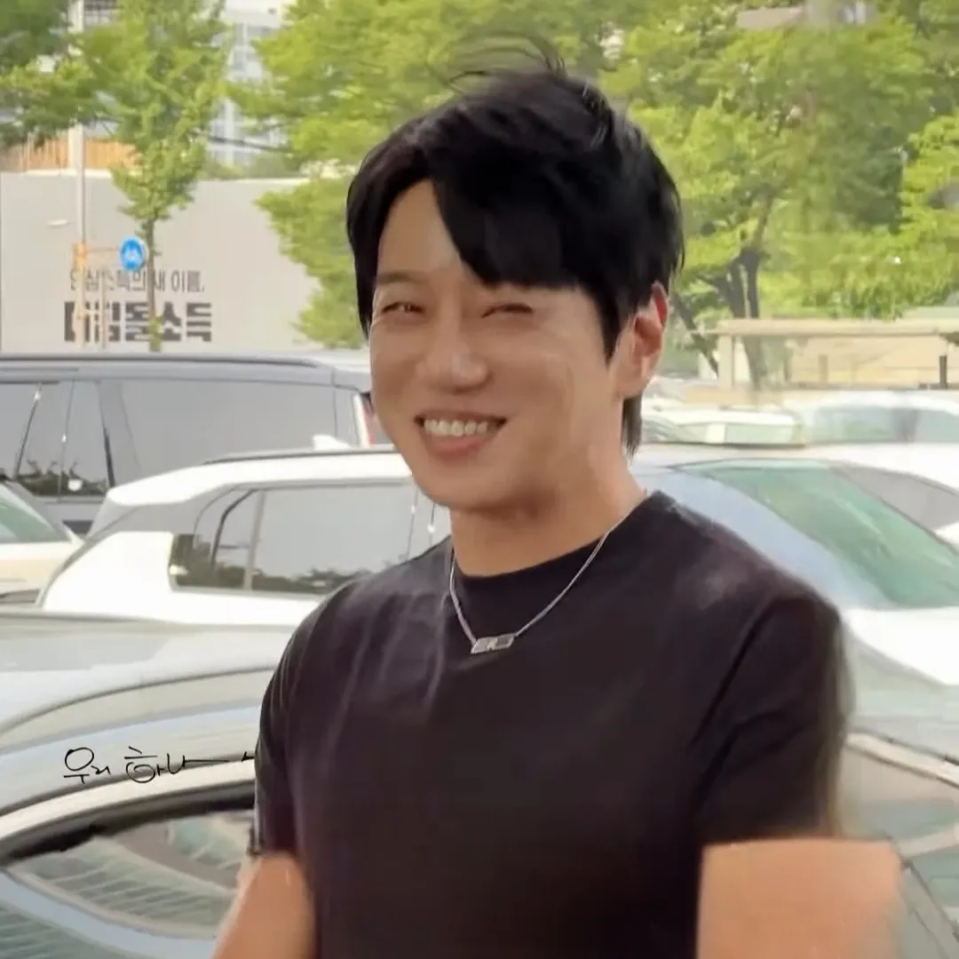 Behind-the-scenes cut of Hwang Chiyeol