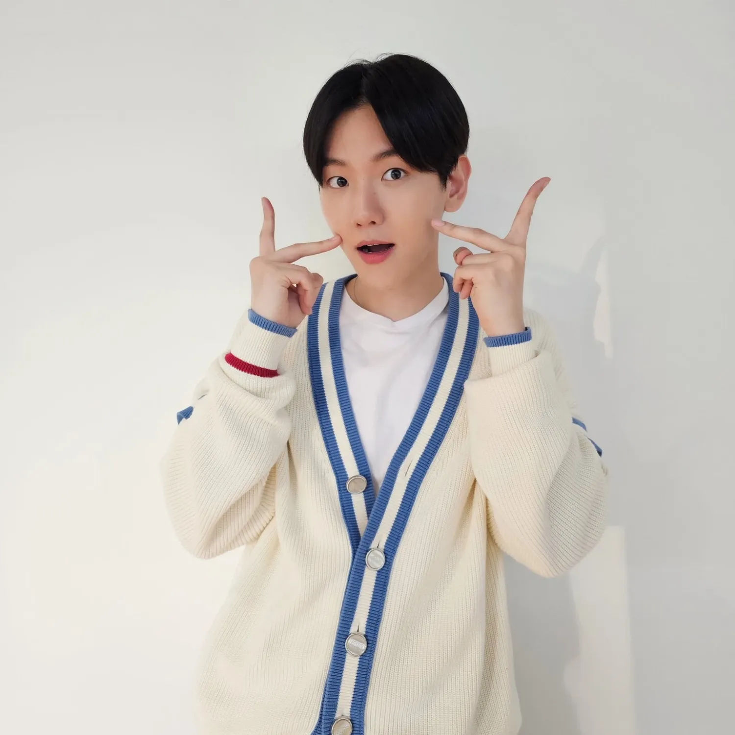 Behind-the-scenes cut of EXO