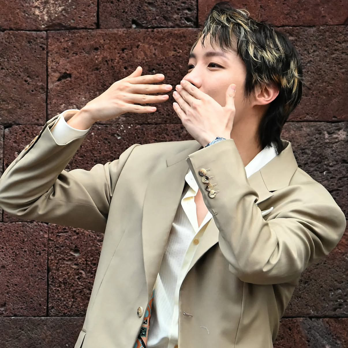 Potret di balik layar j-hope (BTS)