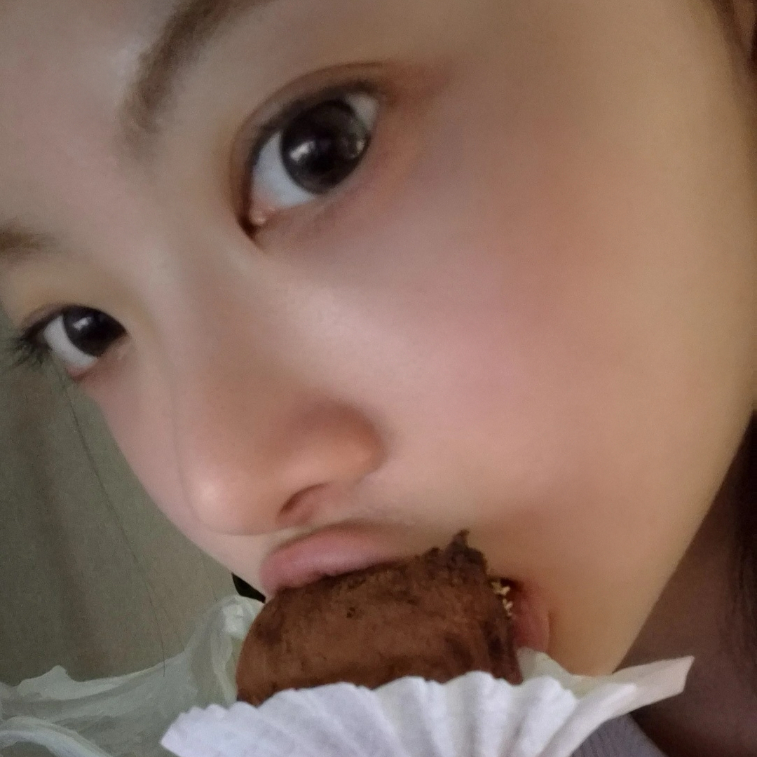 Latest photo of Hong Eunchae (LE SSERAFIM)