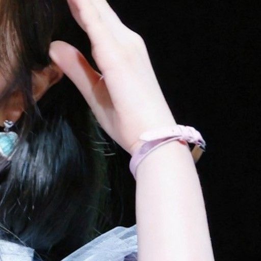 艺温 (Hearts2Hearts)粉丝拍下的瞬间