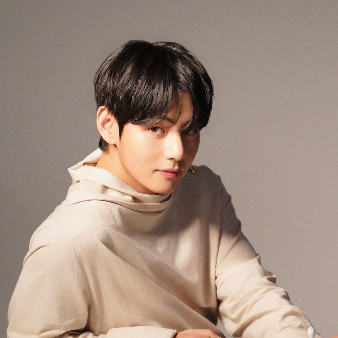 뷔 (방탄소년단)의 최신 사진