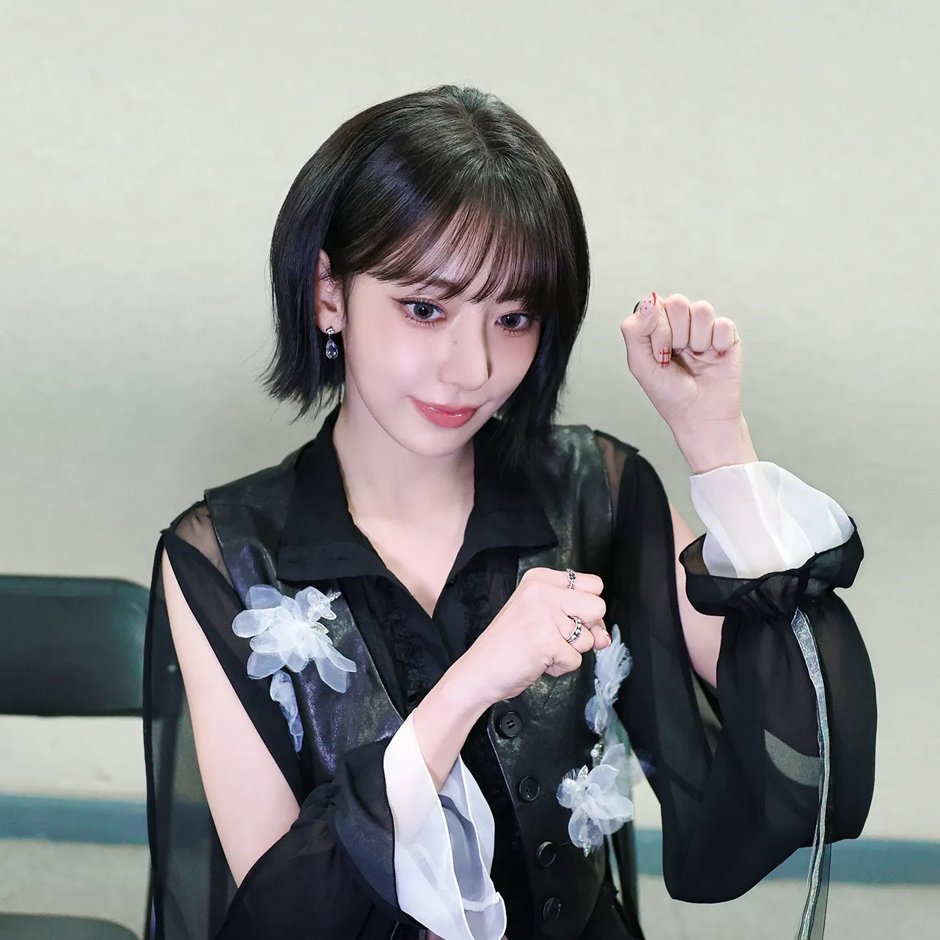 Behind-the-scenes cut of Sakura (LE SSERAFIM)