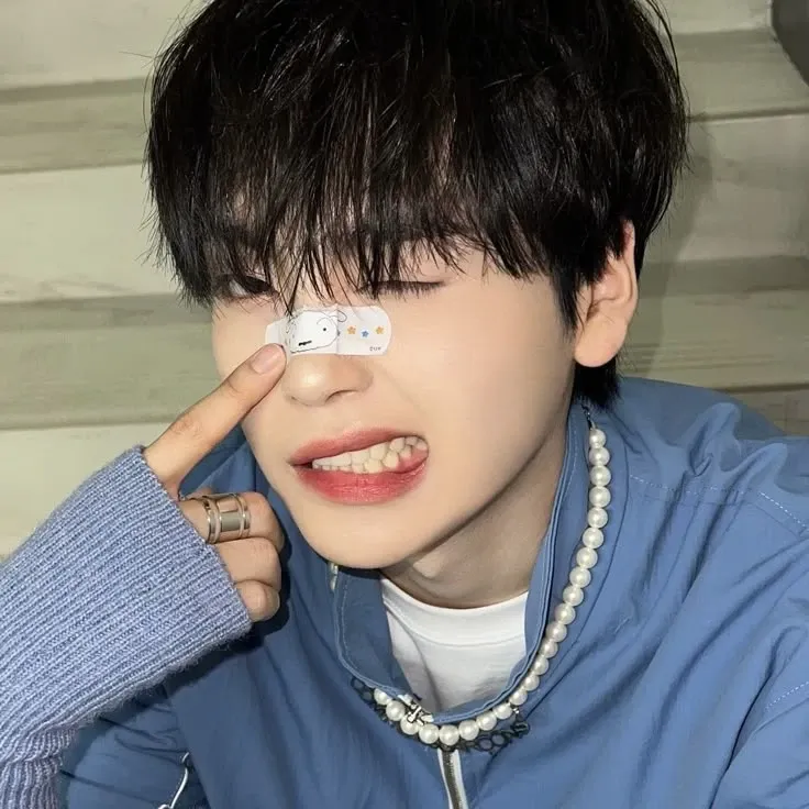 Behind-the-scenes cut of Hyeongjun (CRAVITY)