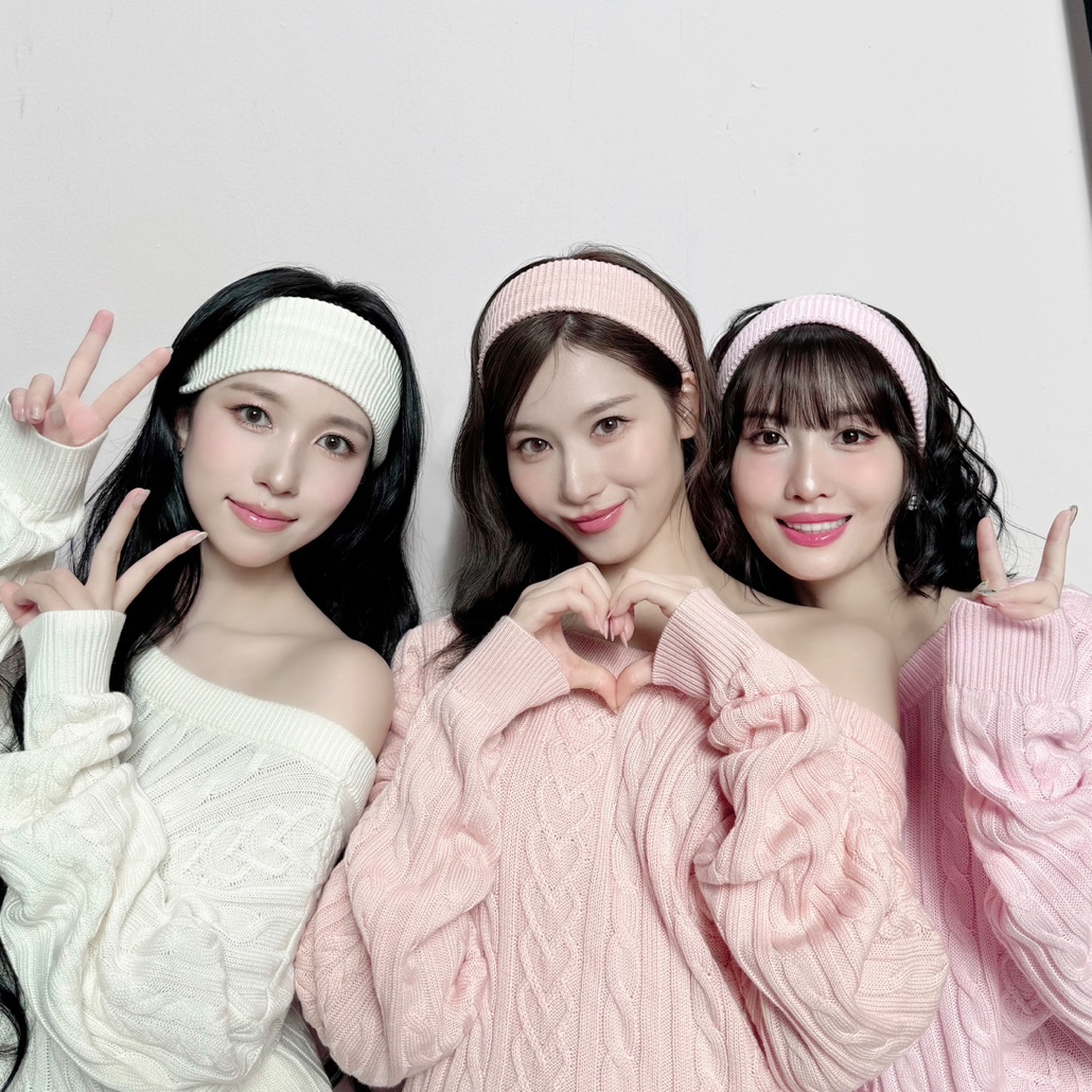 모모 (TWICE)의 비하인드 컷