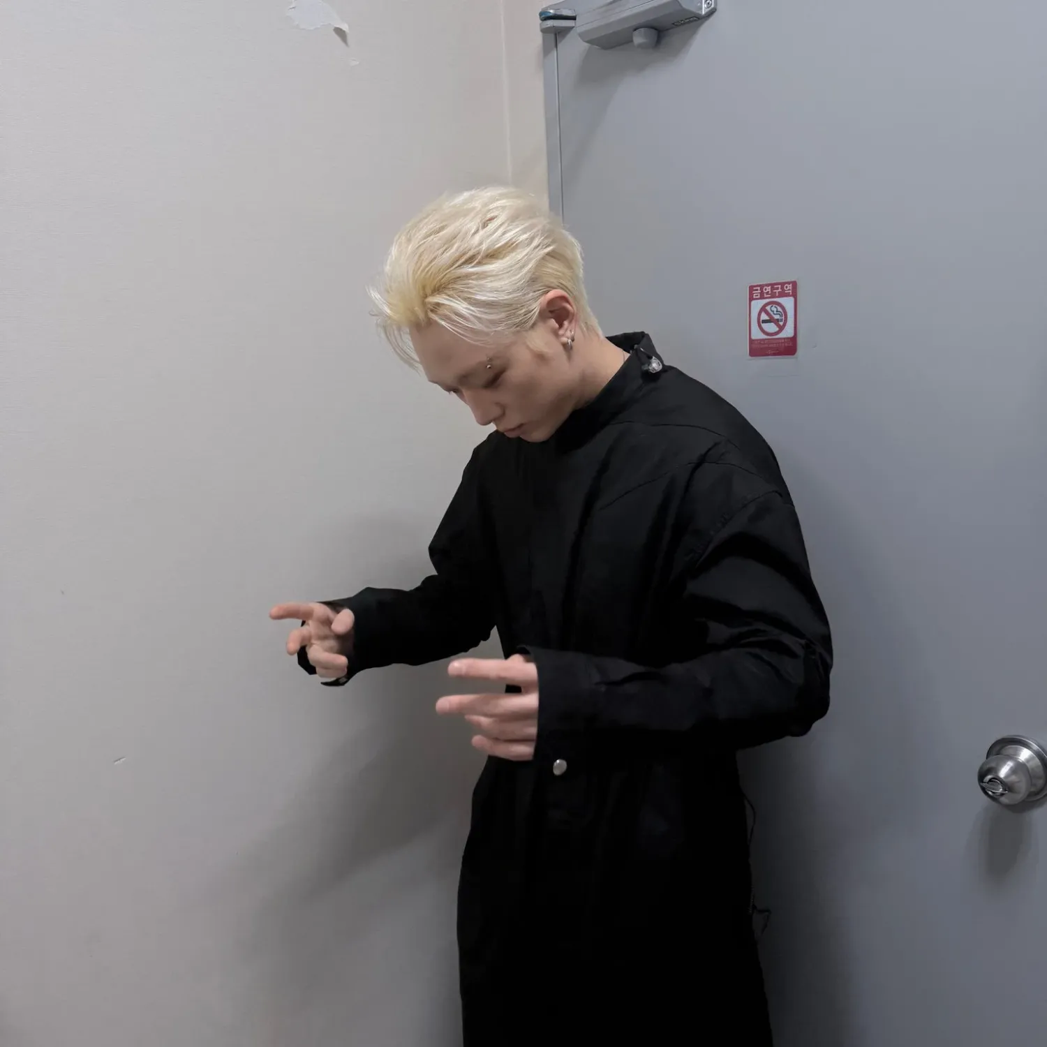 A moment captured by BOBBY (iKON)'s fan