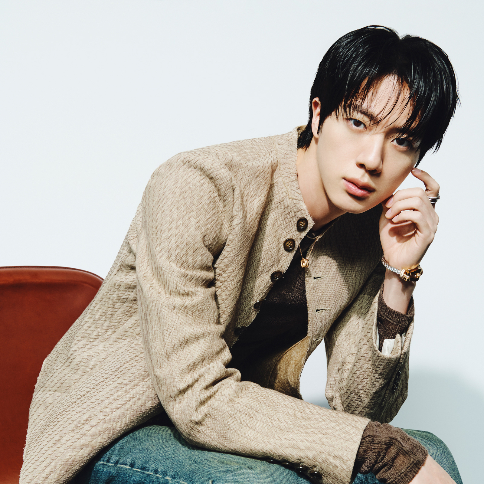 Foto aktivitas terbaru Jin (BTS)
